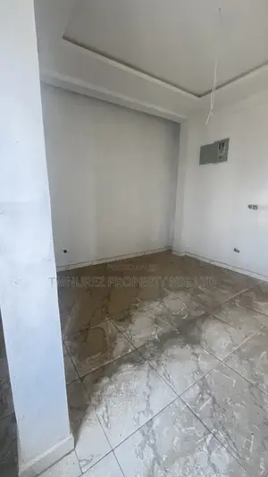 Big Showroom Good for Gym