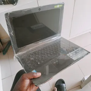 Laptop Acer Pentium One 14 4GB Intel Core i3 HDD 250GB