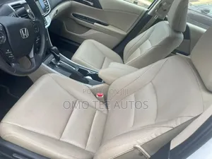 Honda Accord EX-L V-6 4dr Sedan FWD (3.5L 6cyl 6A) 2016 White