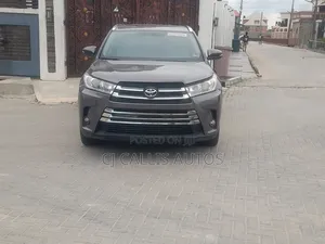 Toyota Highlander XLE V6 4x2 (3.5L 6cyl 6A) 2016 Gray