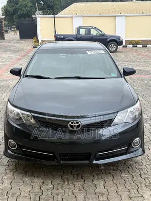 Toyota Camry SE 4dr Sedan (2.5L 4cyl 6A) 2014 Black