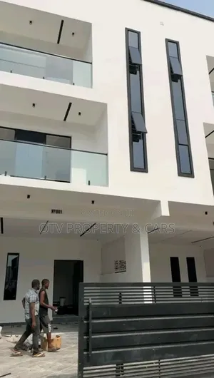 4bdrm Townhouse/Terrace in Ikota for sale