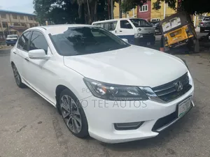 Honda Accord LX 4dr Sedan FWD (2.4L 4cyl 2A) 2013 White