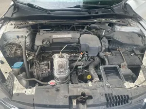 Honda Accord LX 4dr Sedan FWD (2.4L 4cyl 2A) 2013 White