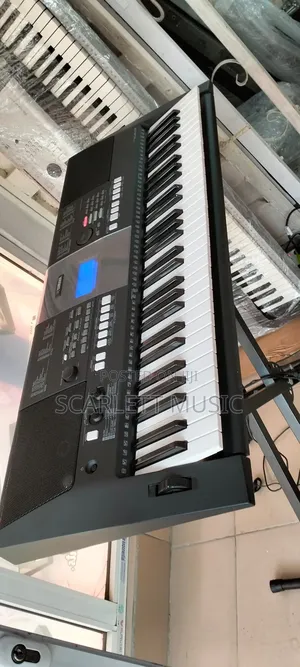 Yamaha PSR E423 Digital Portable Keyboard