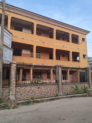 A Very Standard and Massive School on 5plots for Sale
