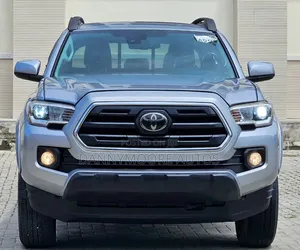 Toyota Tacoma SR 2018 Silver
