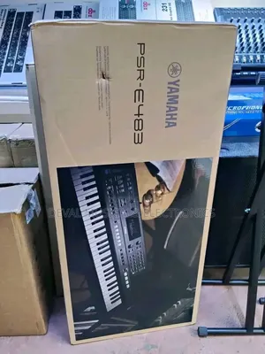 Yamaha Keyboard PSR E483