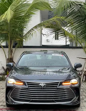 Toyota Avalon Limited FWD Sedan (3.5L V6 8A) 2019 Gray