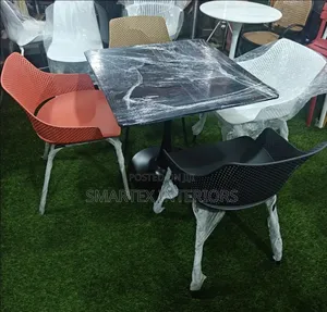 Quality Plastic Iron Leg Chairs With Table