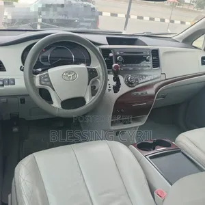 Toyota Sienna 2011 Gray