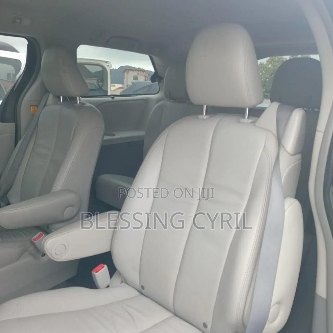Toyota Sienna 2011 Gray