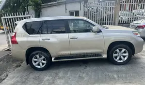 Lexus GX 460 2011 Gold