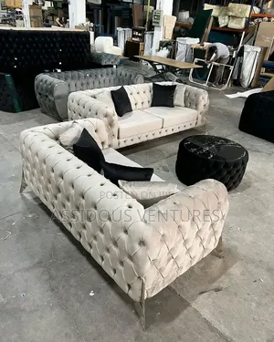 Well Crafted 5 Seater Sofa Chair With Centre Table