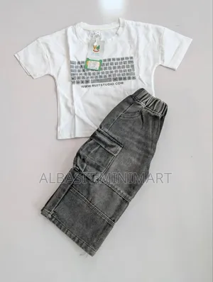 Www.Ruitstudio.Com Cargo Jeans With White Shirt