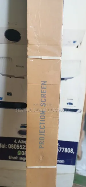 Digital Comic 60" × 60" Tripod Screen Projector