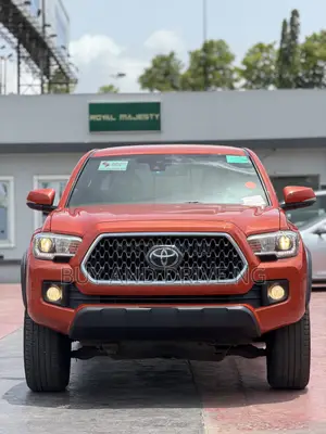 Toyota Tacoma 2018 Orange