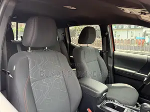 Toyota Tacoma 2018 Orange
