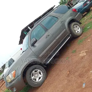 Toyota Sequoia 2005 Gray
