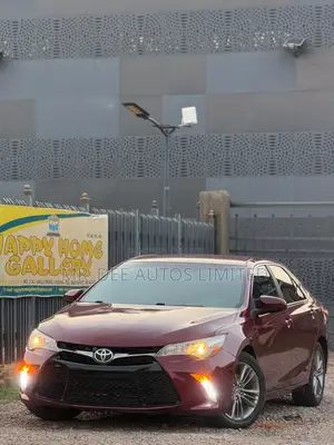 Toyota Camry 2017 Maroon