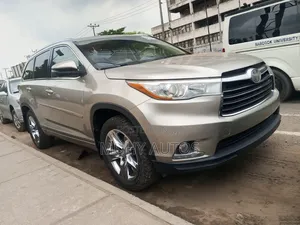 Toyota Highlander Limited 4dr SUV (3.5L 6cyl 6A) 2015 Gold