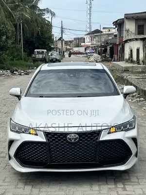 Toyota Avalon XLE FWD Sedan (3.5L V6 8A) 2019 White