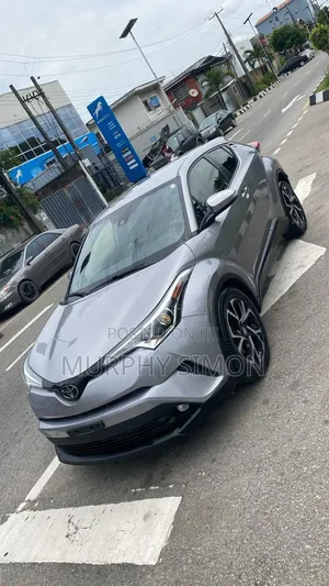 Toyota C-HR XLE FWD 2019 Gray