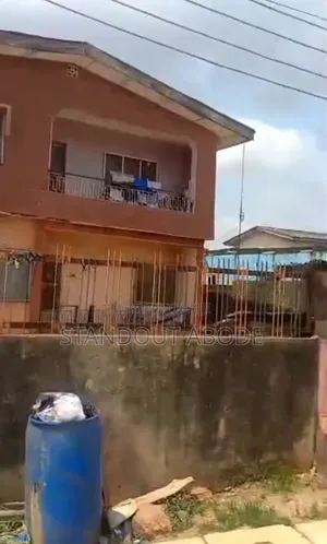 3bdrm Block of Flats in Unity Estate for sale