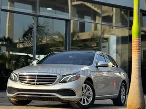 Mercedes-Benz E300 4Matic AWD Sedan (2.0L 4cyl 9A) 2017 Silver