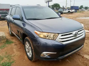 Toyota Highlander 2.7L 2WD 2013 Blue