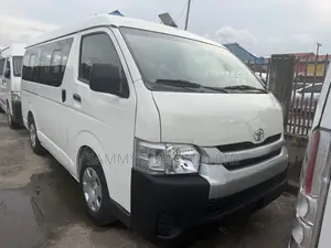 Toyota HiAce 2015 White