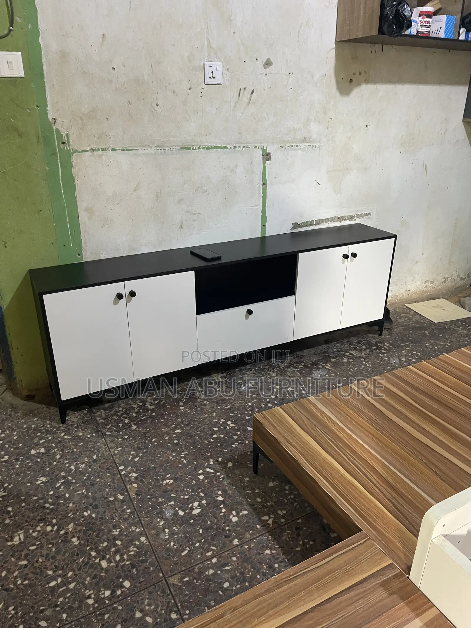 T v Shelves