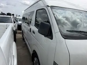 Toyota HiAce 2015 White