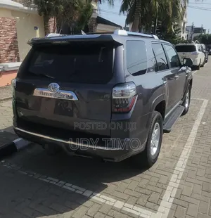 Toyota 4-Runner Limited 4WD 2011 Black