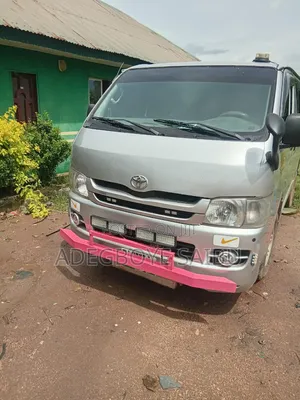 Toyota HiAce 2010 Grey