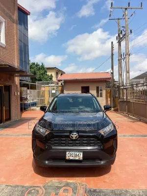Toyota RAV4 2021 Black