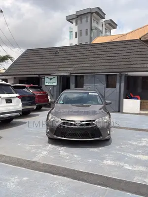 Toyota Camry SE 4dr Sedan (2.5L 4cyl 6A) 2016 Gray