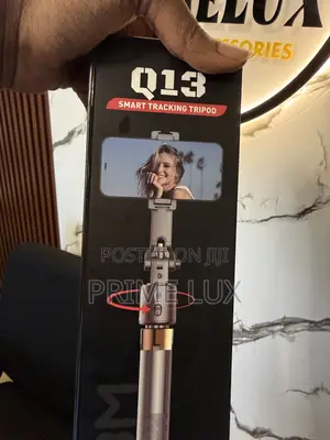 Q13 Smart Tracking Tripod