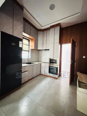 4bdrm Duplex in Lekki Fhase1 for rent