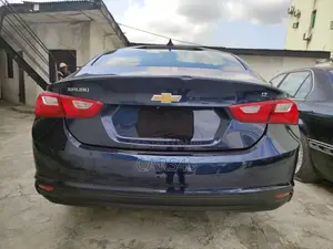 Chevrolet Malibu 2018 Blue