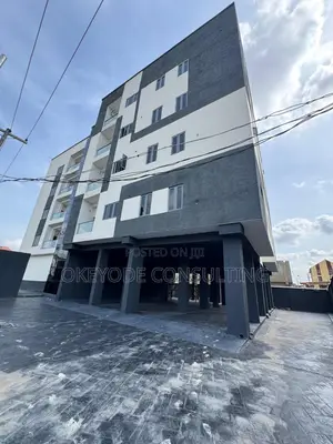 3bdrm Block of Flats in Toyin Street for sale