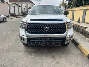 Toyota Tundra 2018 White