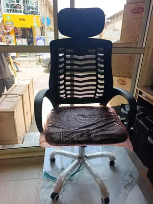 Quality Swivel Office Chair With Head Rest