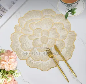 3pcs Metallic Gold, Peony-Shape Placemats for Dining Table Decoration.