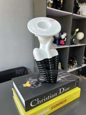 Hat Lady Decor