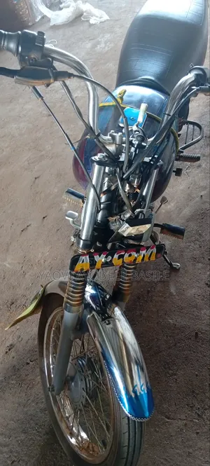 New Bajaj Boxer BM100ES 2026 Red
