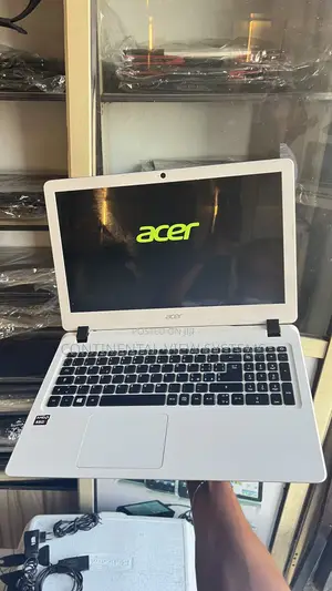 Laptop Acer Aspire ES1-420 8GB AMD HDD 320GB