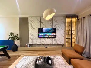 Cozy 2 Bedroom Apartment at Admiralty