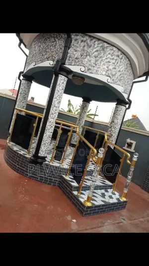 Aluminum Handrail With Black Glass