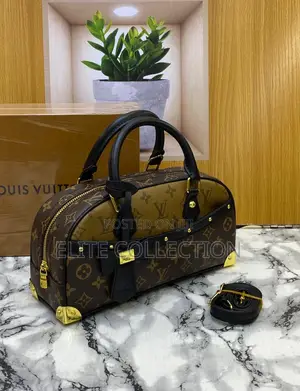 Louis Vuitton Quality:- Luxury Material:Leather Size:- Midi